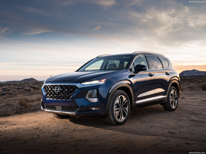 Illustration for article titled Fresh off of propagating their corporate catfish face across their lineup, Hyundai is now apparently implementing a corporate deadmau5 face